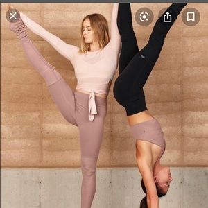 ALO Goddess legging Rosewater